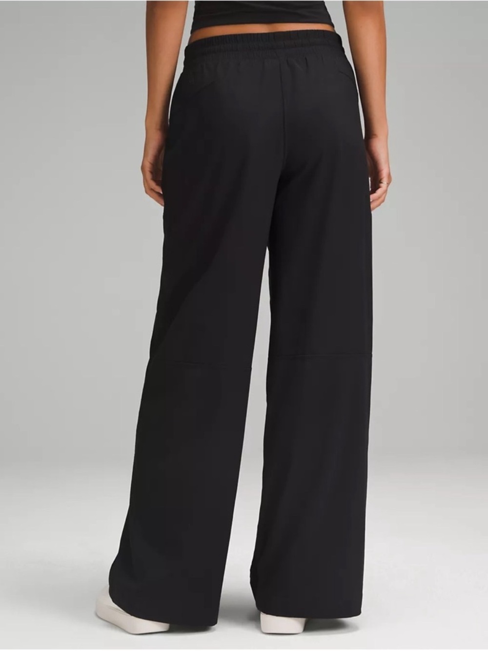 Lululemon Swift Mid-Rise Wide-Leg Pants in Black size 6 - Picture 3 of 16